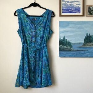 vintage blue hawaiian print dress with coconut buttons